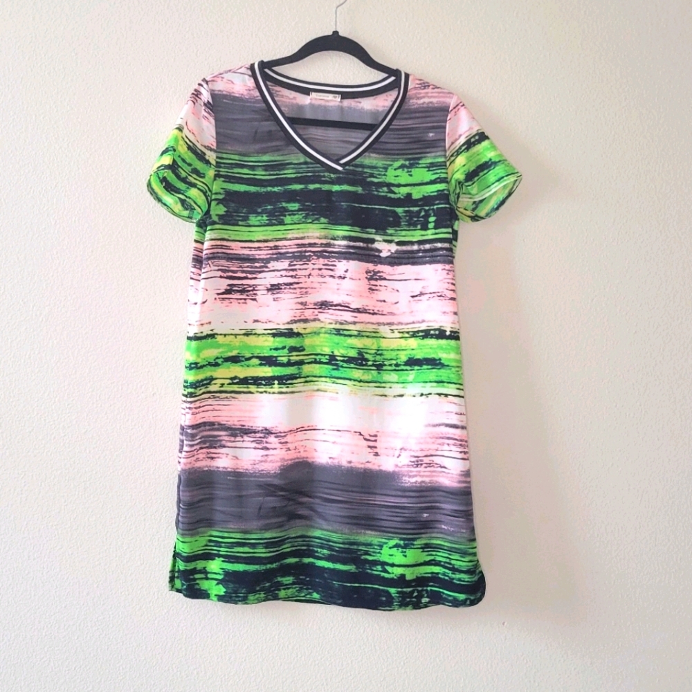 Soprano Short Sleeve V neck dress.  Size S